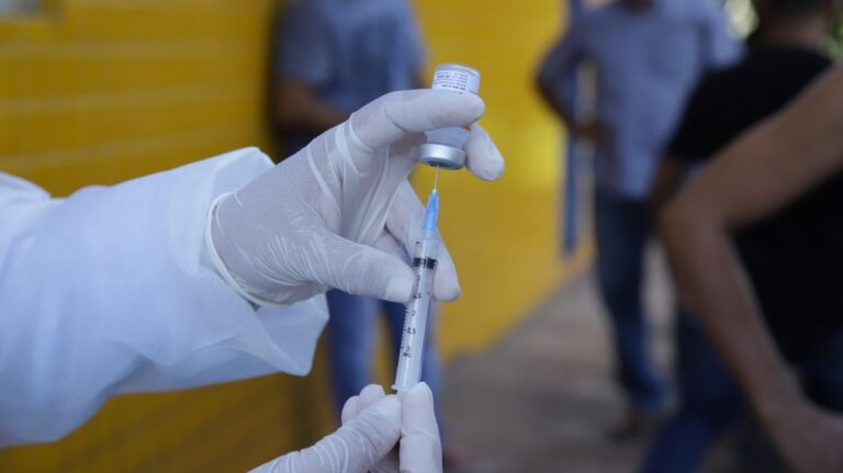 Piauí recebe 600 mil doses contra gripe e intensifica vacinação em todos os municípios