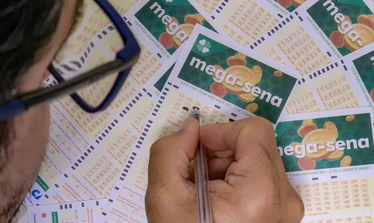 Mega-Sena sorteia prêmio de R$ 65 milhões neste sábado (16)
