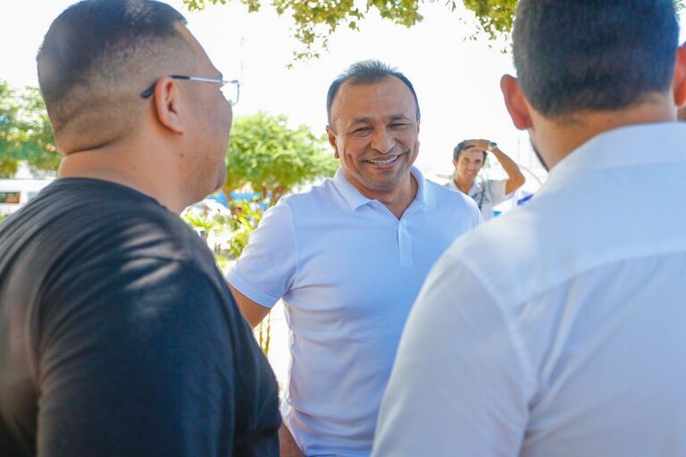 Fábio Abreu acompanha obras de revitalização da Pedra do Sal e pavimentação em Parnaíba