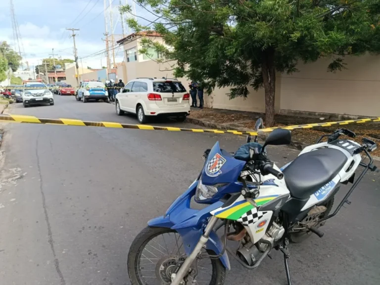 Idoso é encontrado morto dentro do próprio carro na zona Sul de Teresina