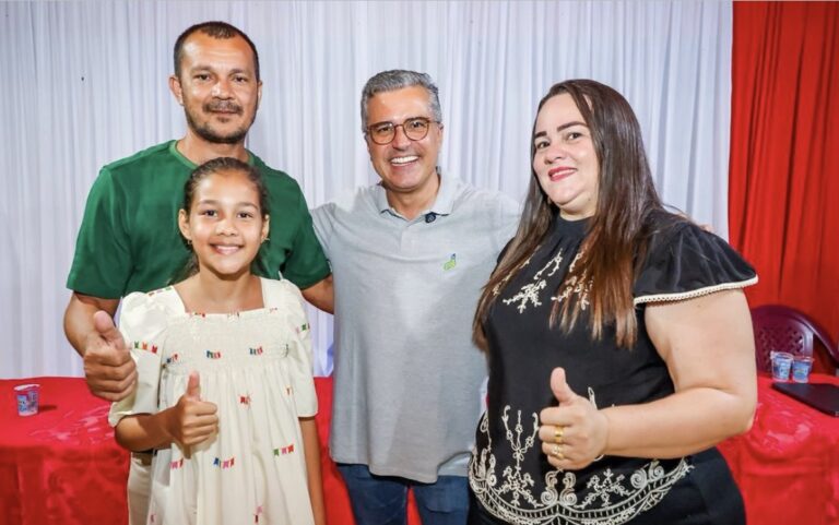 Julyanna Cavalcante acompanha agenda do deputado Dr. Vinícius em Altos