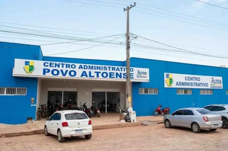 Concurso da Prefeitura de Altos gera revolta com salários de até R$ 1.621 para nível superior
