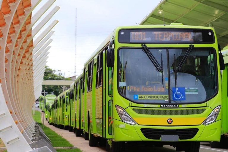 Motoristas e cobradores de ônibus de Teresina devem iniciar greve nesta segunda-feira (25)