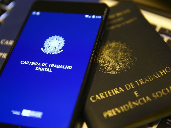 Fim da escala 6×1 avança na Câmara e comissão aprova PEC que reduz jornada para 40 horas semanais