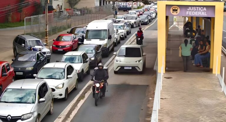 STRANS inicia recadastramento de motoristas de aplicativo para uso das faixas exclusivas de ônibus