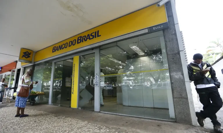 Bancos terão expediente especial em dia de jogos do Brasil na Copa