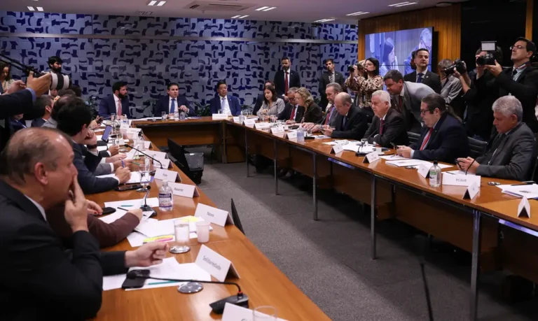 Governo Federal retira urgência do fim da escala 6×1 e destrava pauta