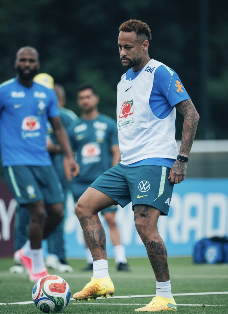 Neymar treina sem restrições com o grupo pelo segundo dia seguido
