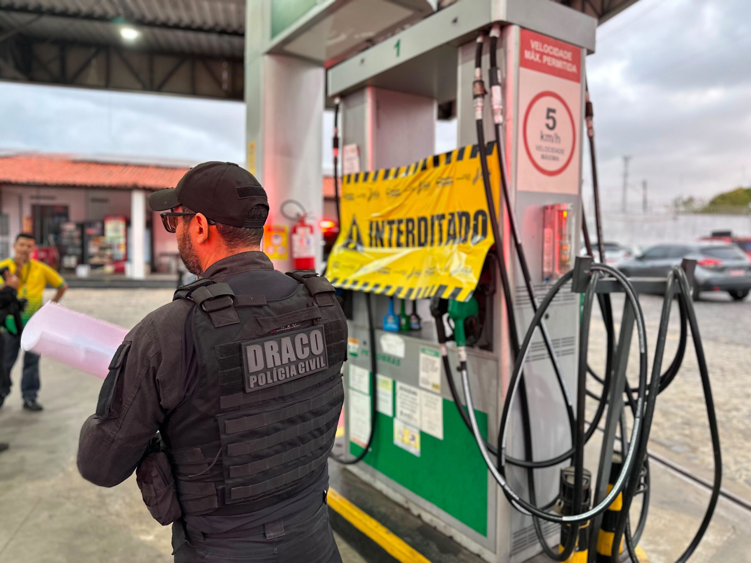 Operação combate fraude em postos de combustíveis e interdita 10 estabelecimentos no Piauí