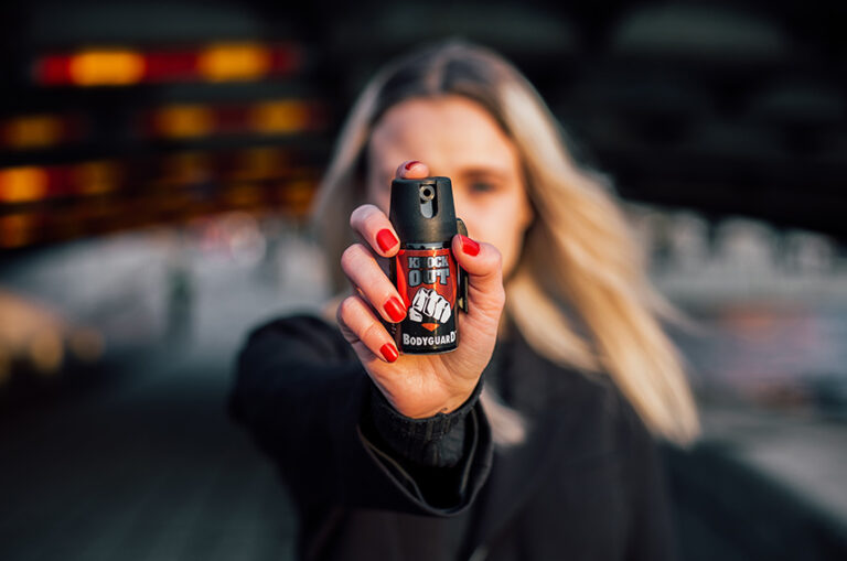 Agora é lei: mulheres poderão comprar e portar spray de pimenta para defesa pessoal