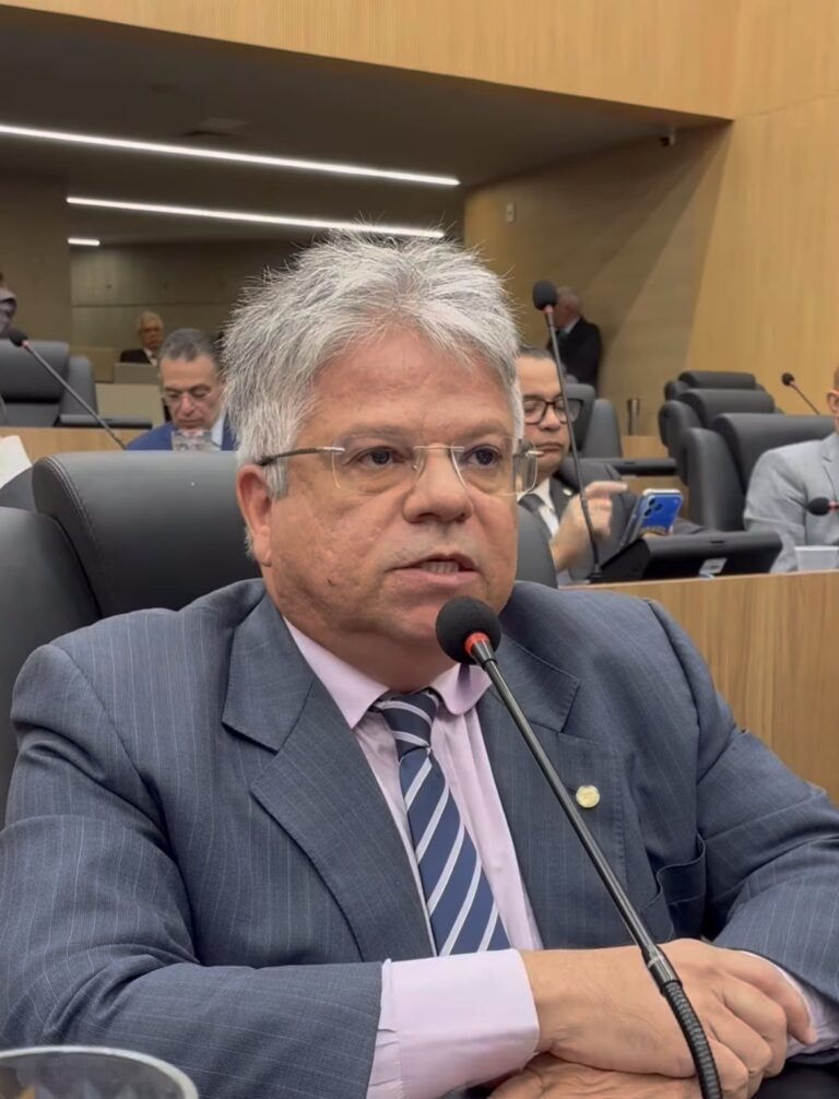 “Não vamos pagar ninguém”, diz Gustavo Neiva sobre convenção da oposição em Teresina