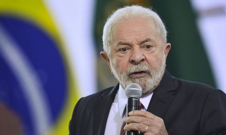 Justiça Eleitoral multa presidente  Lula por propaganda eleitoral antecipada