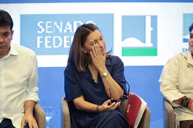 Janja se emociona ao lembrar vítimas de feminicídio durante evento em Teresina