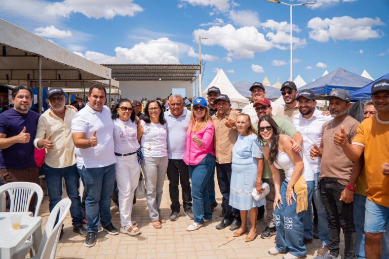 Deputada Simone Pereira participa de festejos religiosos em Dirceu Arcoverde e São Lourenço do Piauí