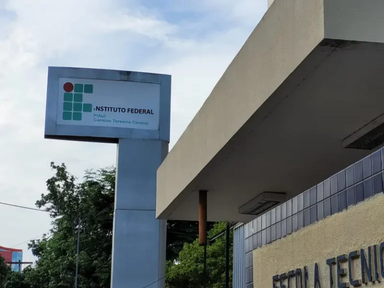 Inscrições para concurso do IFPI começam nesta segunda-feira (24); salários chegam a R$ 6,4 mil
