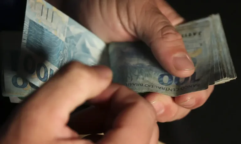 Governo Lula aumenta dívida e Brasil já deve quase R$ 9,3 trilhões