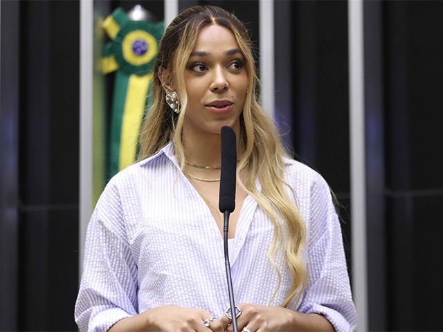 Com salário de R$ 46 mil, Erika Hilton declara patrimônio de apenas R$ 15,9 mil ao TSE