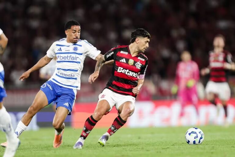 Cruzeiro e Flamengo se enfrentam hoje pelas oitavas de final da Libertadores