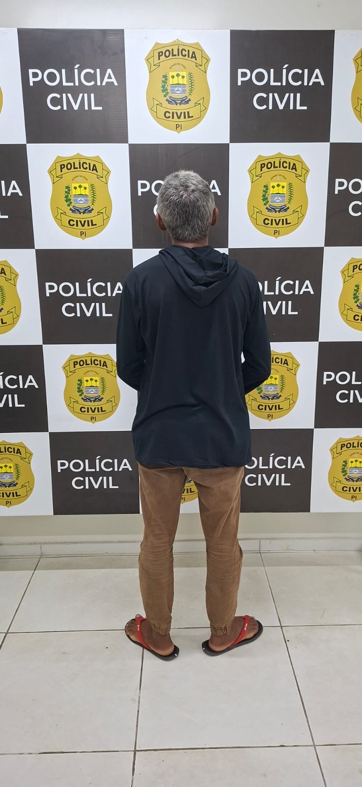 Homem é preso suspeito de perseguir vizinha e se masturbar diante dela em Castelo do Piauí