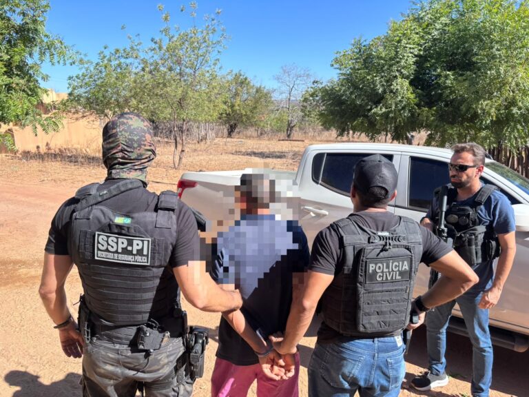 Homem acusado de feminicídio cometido em 1999 é preso após denúncia pelo BO Fácil