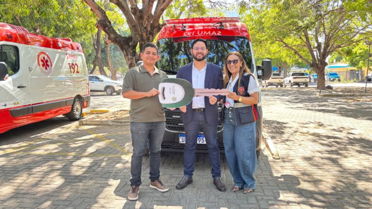 Altos é contemplada com nova viatura para reforçar atendimento do SAMU