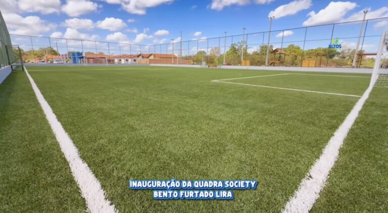 Prefeitura de Altos entrega nova quadra esportiva no bairro Bacurizeiro 