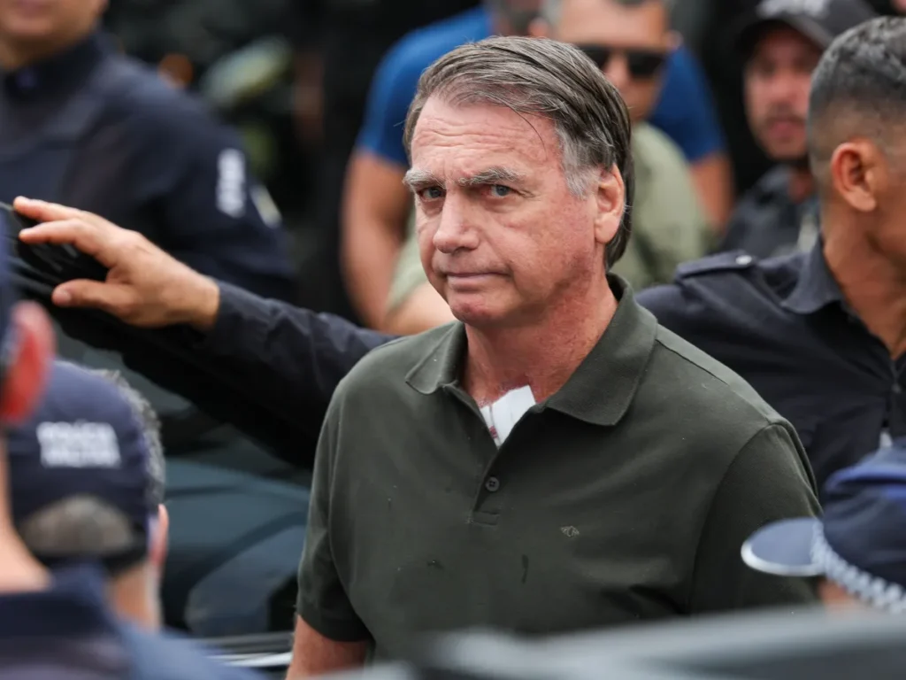 Defesa de Bolsonaro recua e desiste de suspender pena de 27 anos no STF