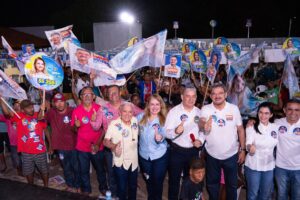 Em Floriano, Simone Pereira participa de encontro e reúne grande público